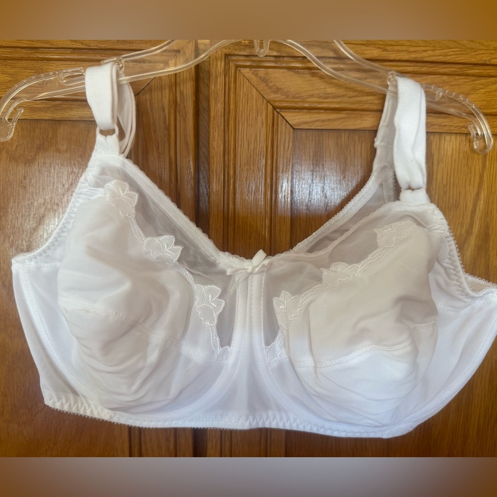 Bali White Bra Size 38DD Underwire STYLE 0180 No Padding Lightly Sheer Lined